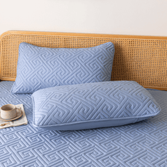 Feather Touch Quilted Bed Sheets With 2-Pillow Covers (Blue)