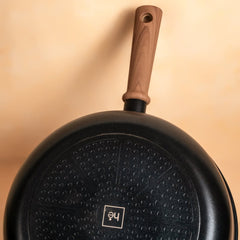 Durable Aluminum Alloy Titanium Fry Wok with Non-Stick Surface (28cm)