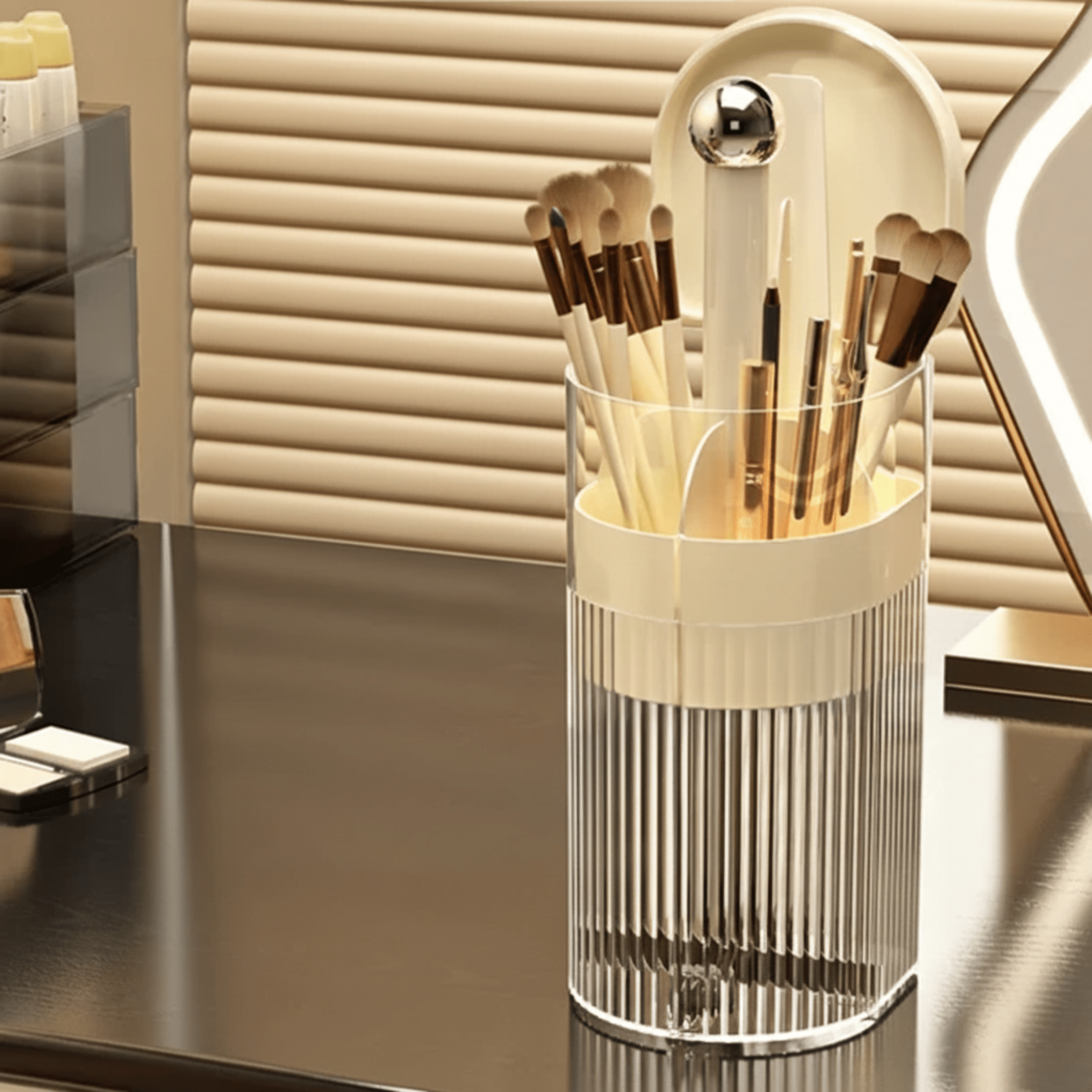 Cosmetic Brush Storage Cylinder with Automatic Lifting Mechanism
